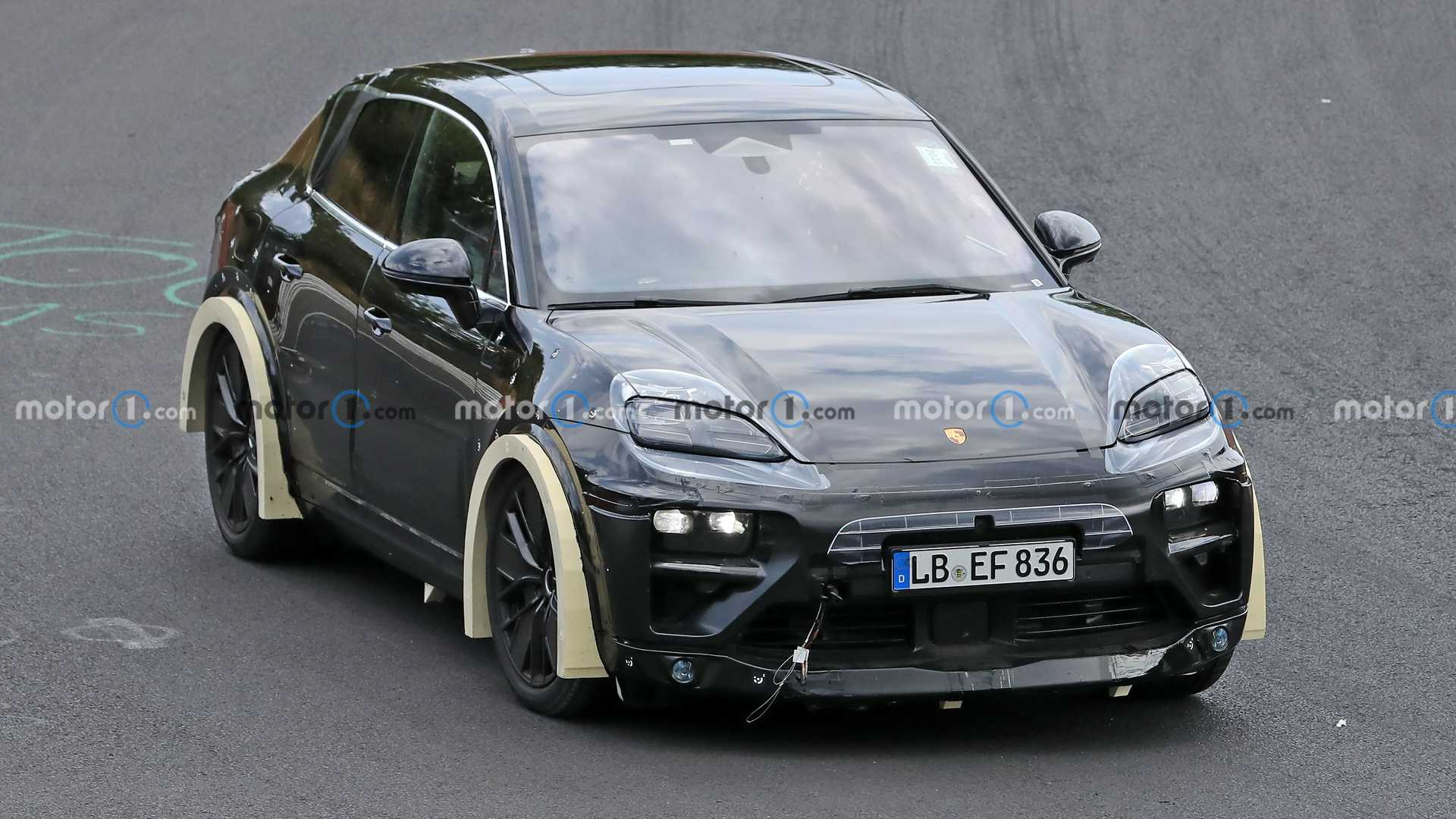 Macan EV "Porsche Macan EV Spied Testing At Nurburgring With Strange Aero Bits" - Link 1663339369281