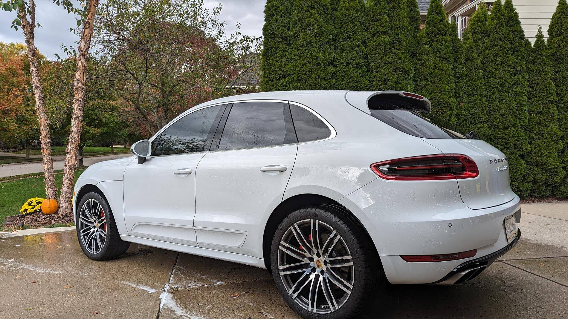 Electric Macan EV Macan 4 EV vs. Macan GTS ICE 1733710818271-04