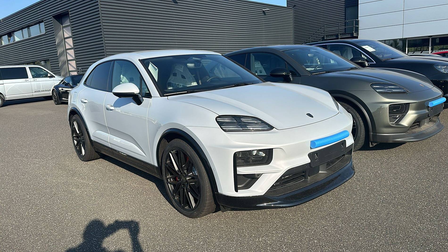 Macan EV ICE GREY Macan EV Photos Thread 2