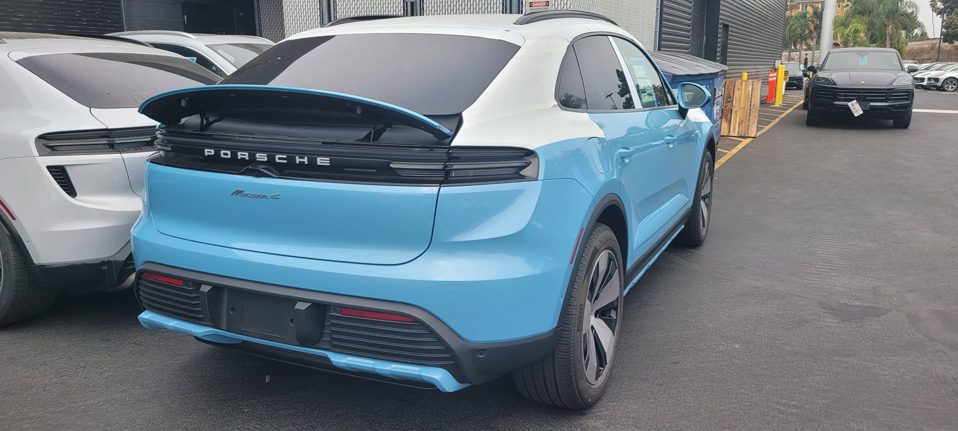 Electric Macan EV First pictures from dealer - Macan 4 EV in Frozen Blue / Blackburry interior 3948014364533408443