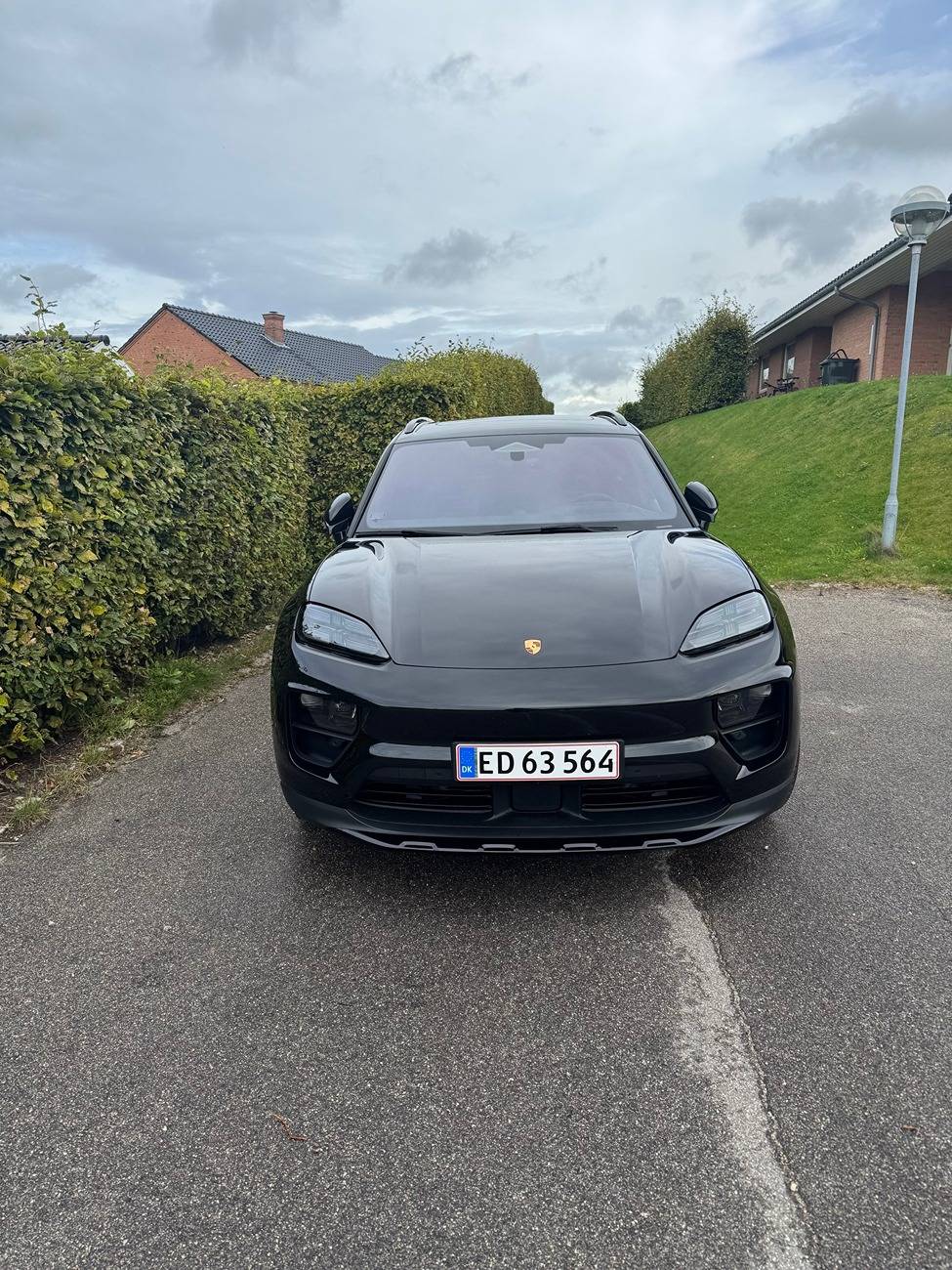 Electric Macan EV JET BLACK METALLIC Macan EV Photos Thread 461154263_10234946613355151_1612700036185104070_n