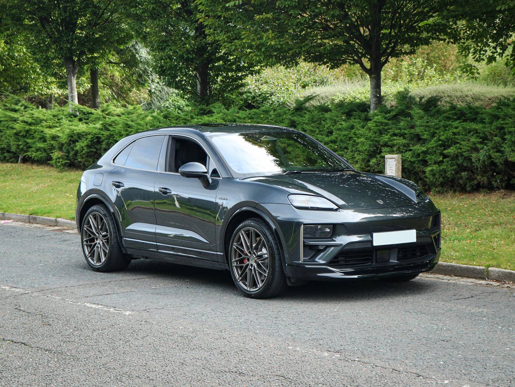 Electric Macan EV VOLCANO GREY Macan EV Photos Thread 461211284_1085342043601353_2219741622612205245_n