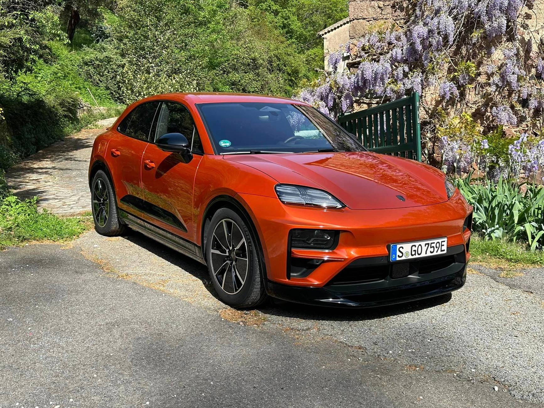 Electric Macan EV Random daily Macan EV photos - post yours! 🤳 461563445_10233826211302134_2787498964164855396_n (1)