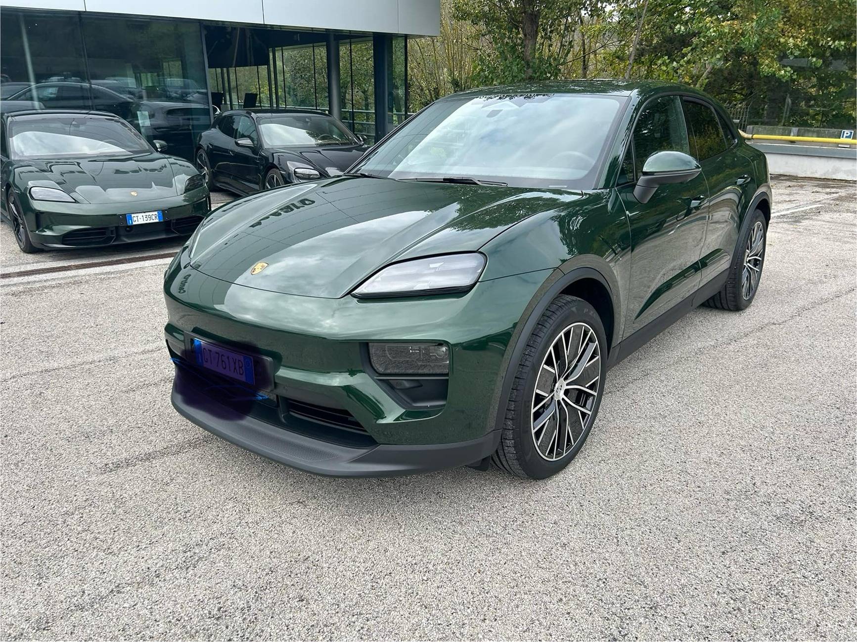 Electric Macan EV OAK GREEN Macan EV Photos Thread 464093435_2865698206913948_649680283582615890_n