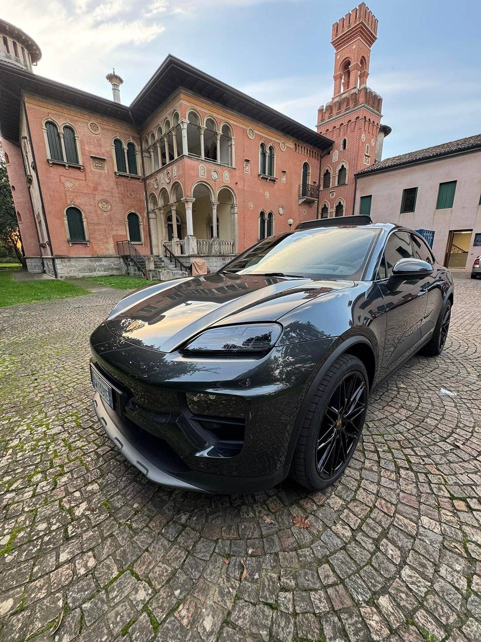 Electric Macan EV Random daily Macan EV photos - post yours! 🤳 464787236_10231155620866355_6617216087067849461_n