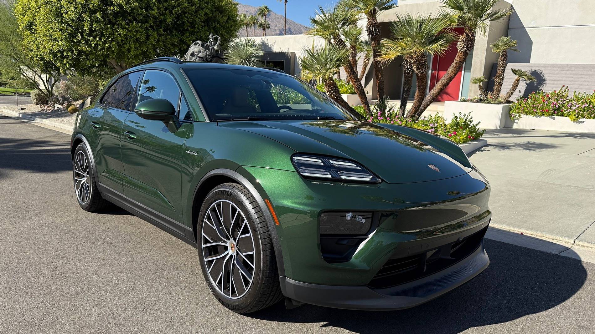 Electric Macan EV OAK GREEN Macan EV Photos Thread 465268646_10161342324532798_4196047947544062940_n