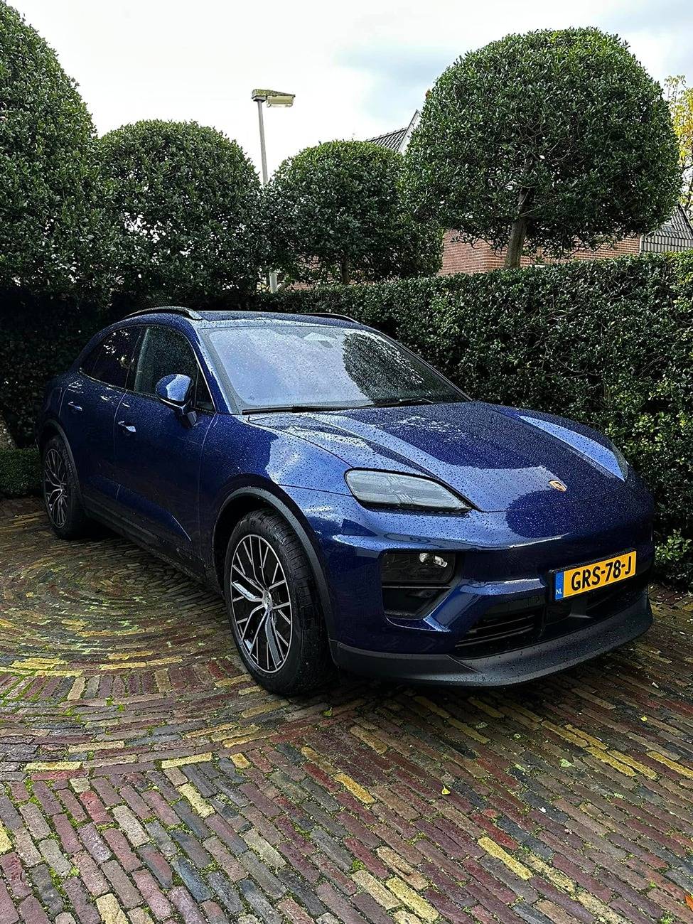 Electric Macan EV GENTIAN BLUE Macan EV Photos 468209516_8531617356893748_8432874674843081624_n