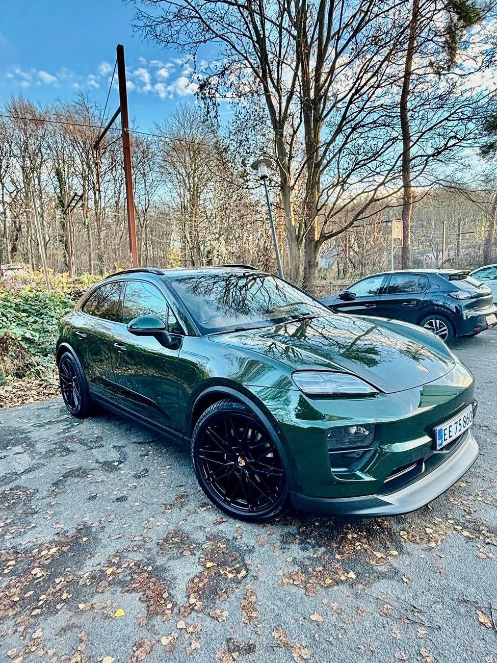 Electric Macan EV OAK GREEN Macan EV Photos Thread 468806650_8610708662311870_5612848582644554390_n