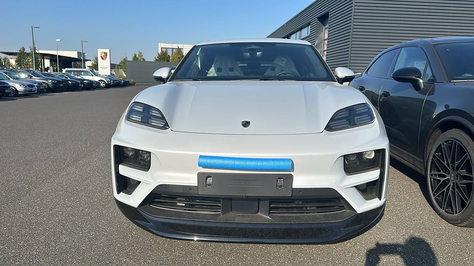 Macan EV ICE GREY Macan EV Photos Thread 5