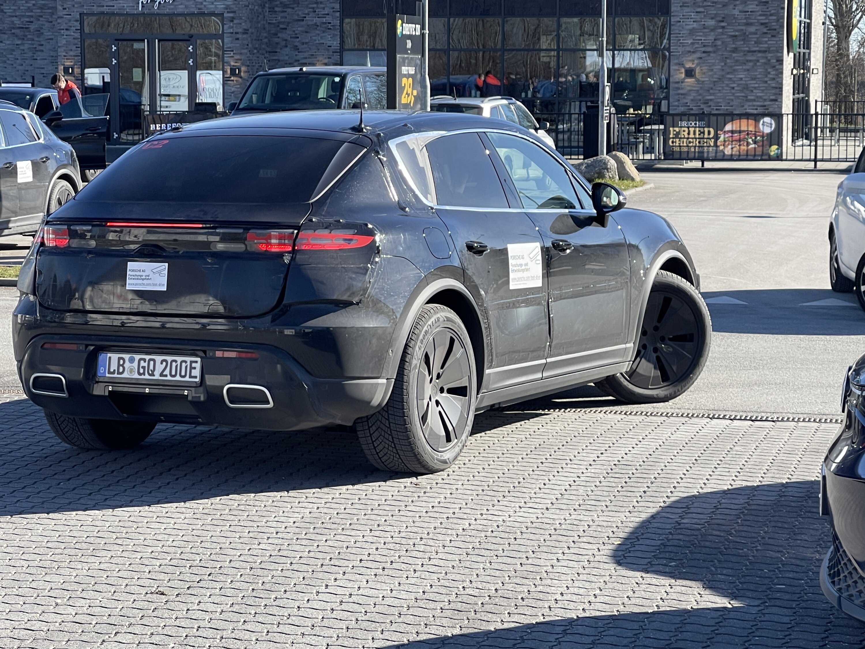 Macan EV MacanE spottet in Denmark 57BEEC6D-7D34-4E07-BAE7-E683C8820F3C