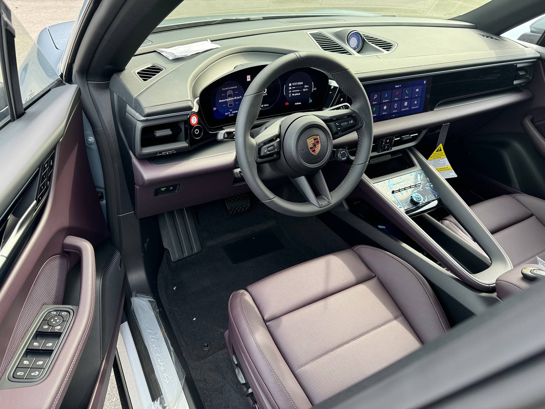 Electric Macan EV Dolomite Silver with Bramble (Blackberry) leather interior Macan 4 EV delivered A1F062FC-A65A-4A15-84E8-A3D6B8472DDD