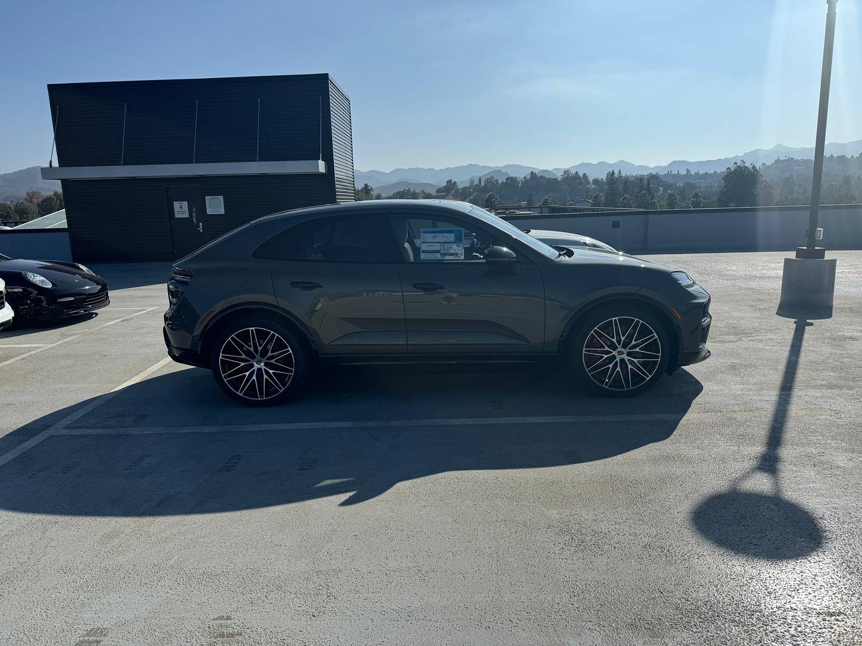 Macan EV AVENTURINE GREEN Macan EV Photos Thread Aventurine Green 2024 Macan EV 3