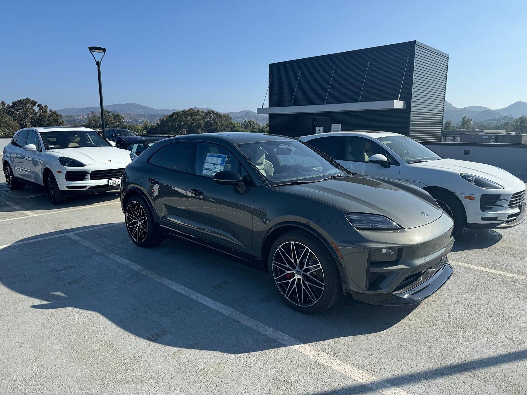 Macan EV AVENTURINE GREEN Macan EV Photos Thread Aventurine Green 2024 Macan EV 4