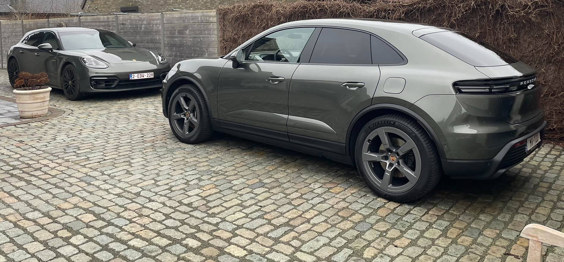 Electric Macan EV AVENTURINE GREEN Macan EV Photos Thread Aventurine Green with Off-Road Package : Offroad Design Wheels