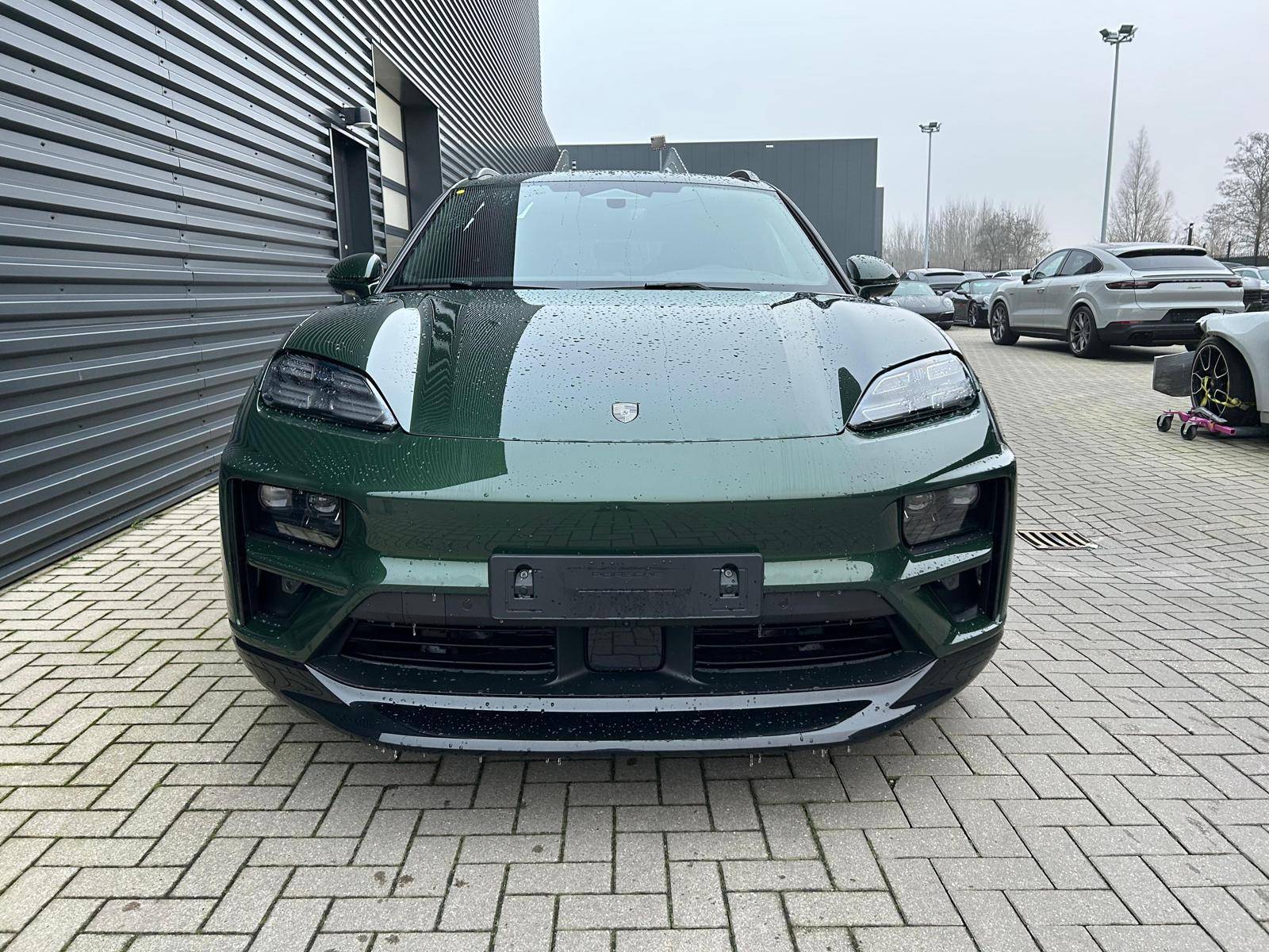 Electric Macan EV OAK GREEN Macan EV Photos Thread b2bec55e-a265-44ee-8408-3eae97f6872a