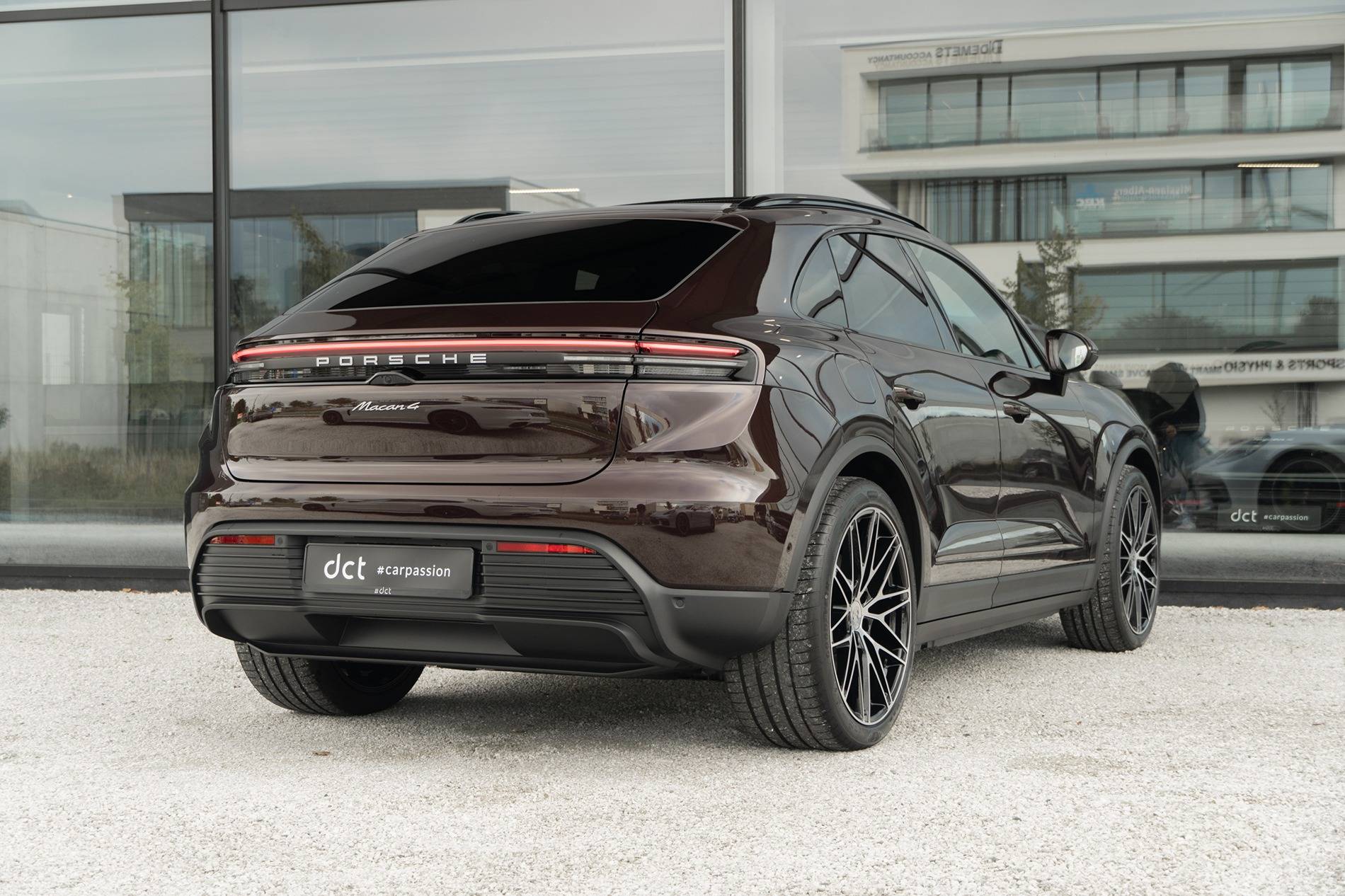 Electric Macan EV COPPER RUBY Macan EV Photos Thread copper ruby metallic chalk interior porsche macan 4 ev 3