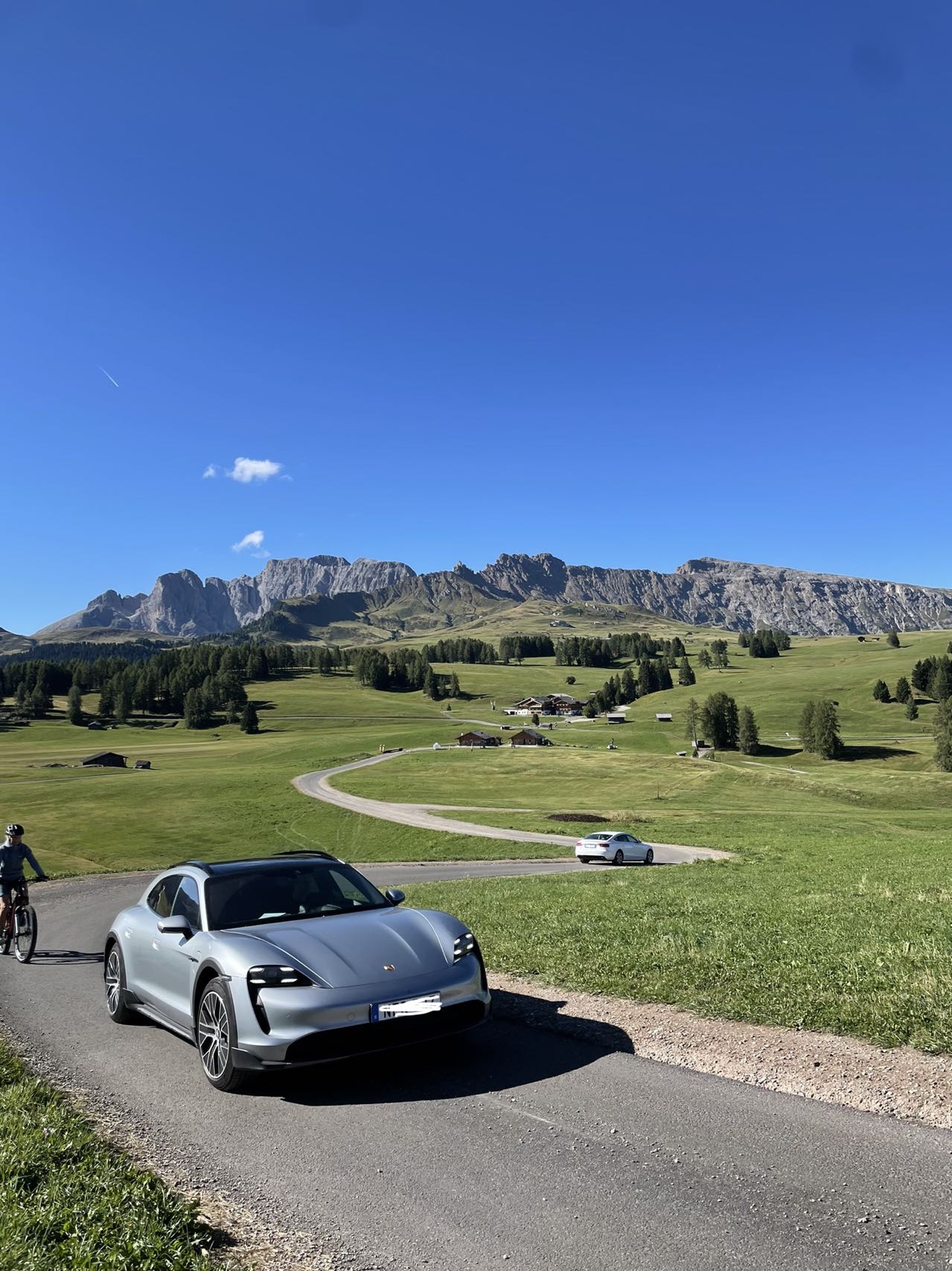 Electric Macan EV Help! I am planning a nice drive around the Dolomites! CT4