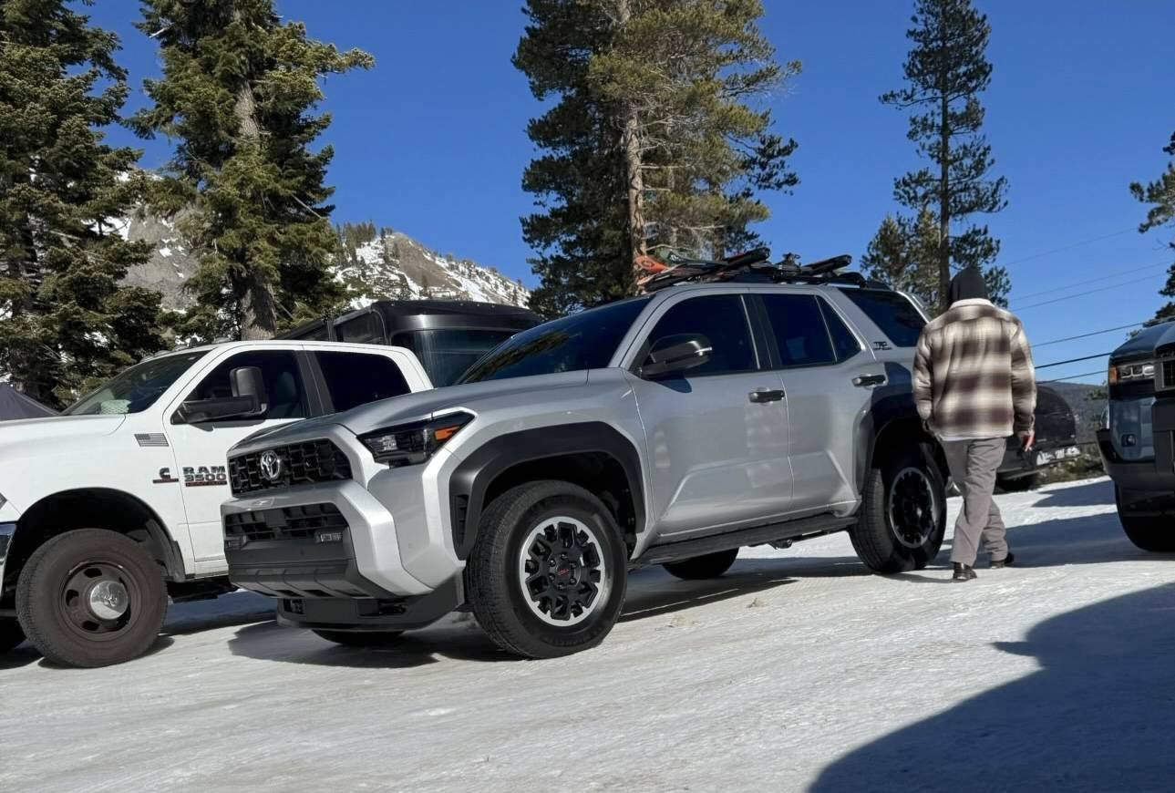 e-silver-2025-4runner-trd-offroad-6th-gen-jpeg-jpg.jpg