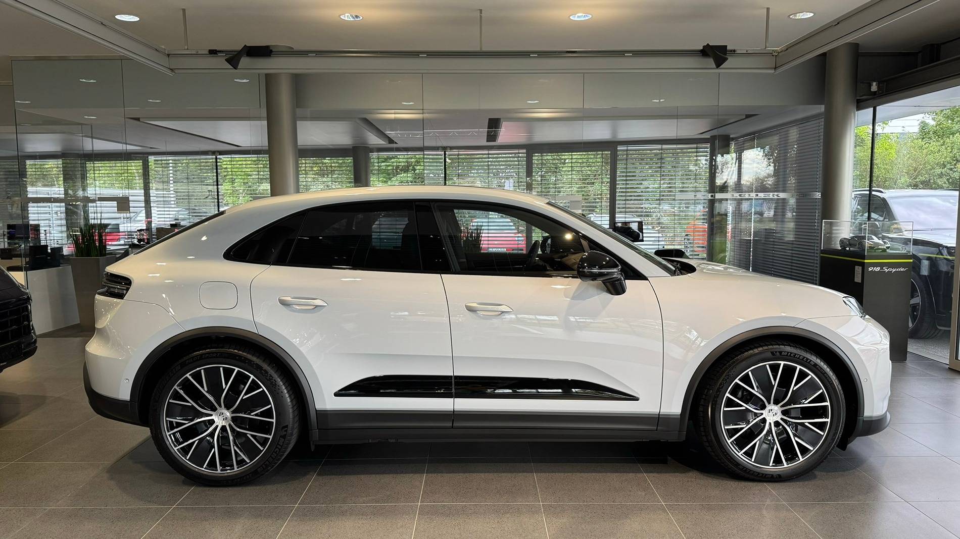 Electric Macan EV Received my Macan 4 EV in Ice Grey / Truffle Brown, first impressions & photos F88B21D7-A53F-4C14-8F57-6BA6A77C6E8C_1_102_a