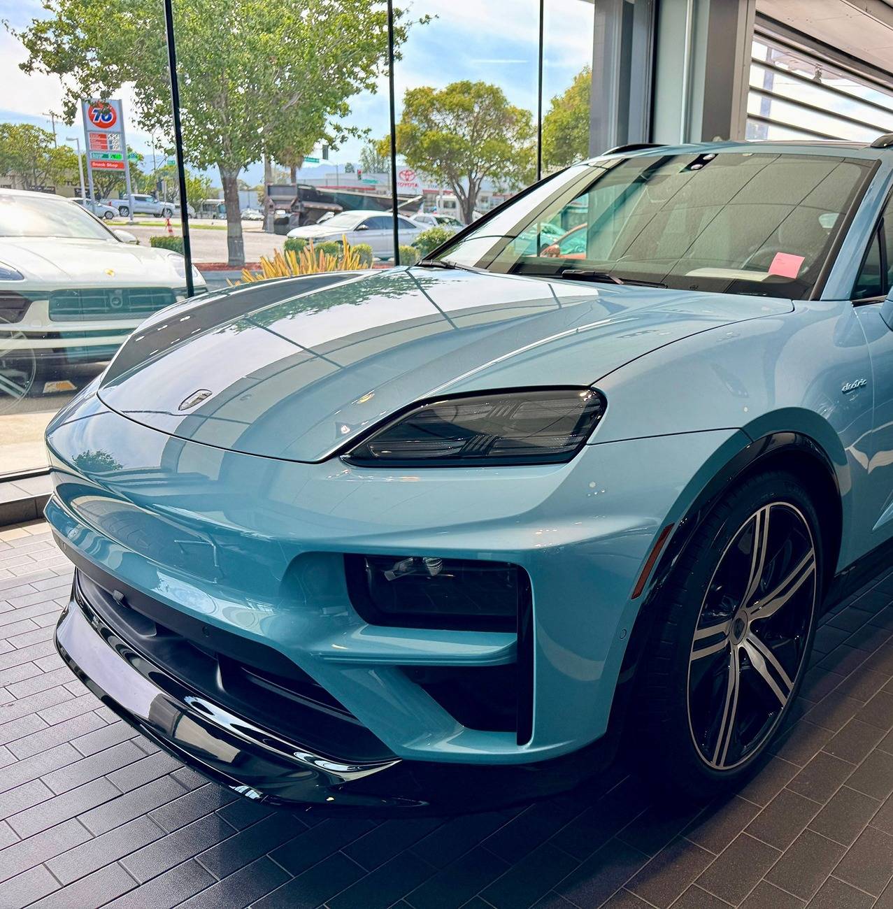 Macan EV FROZEN BLUE Macan EV Photos Thread Frozen Blue 2024 Macan Turbo EV Electric 11