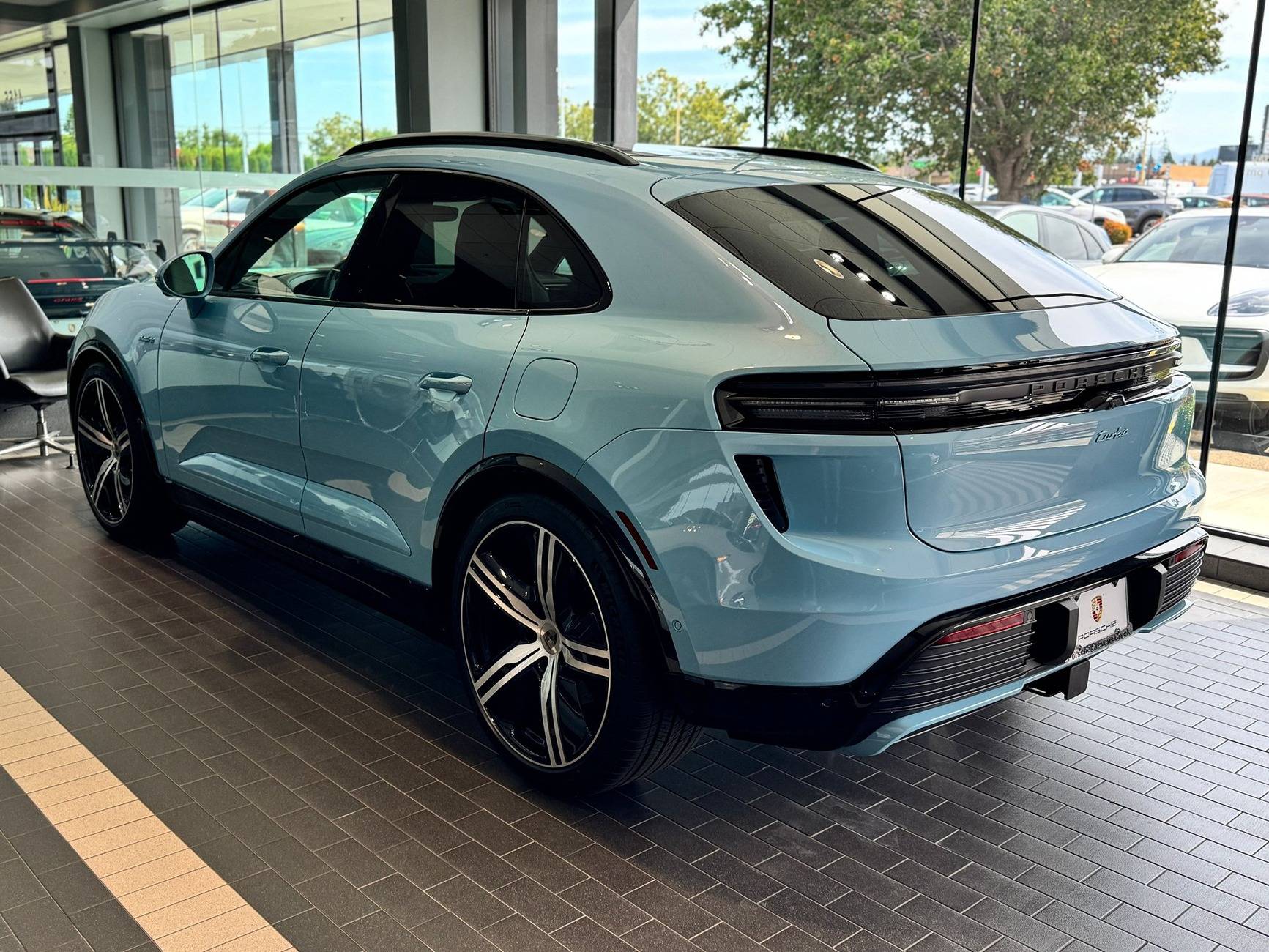 Macan EV FROZEN BLUE Macan EV Photos Thread Frozen Blue 2024 Macan Turbo EV Electric 12