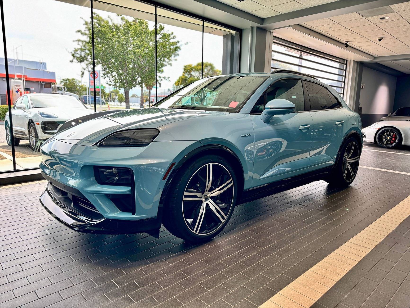 Electric Macan EV FROZEN BLUE Macan EV Photos Thread Frozen Blue 2024 Macan Turbo EV Electric 13