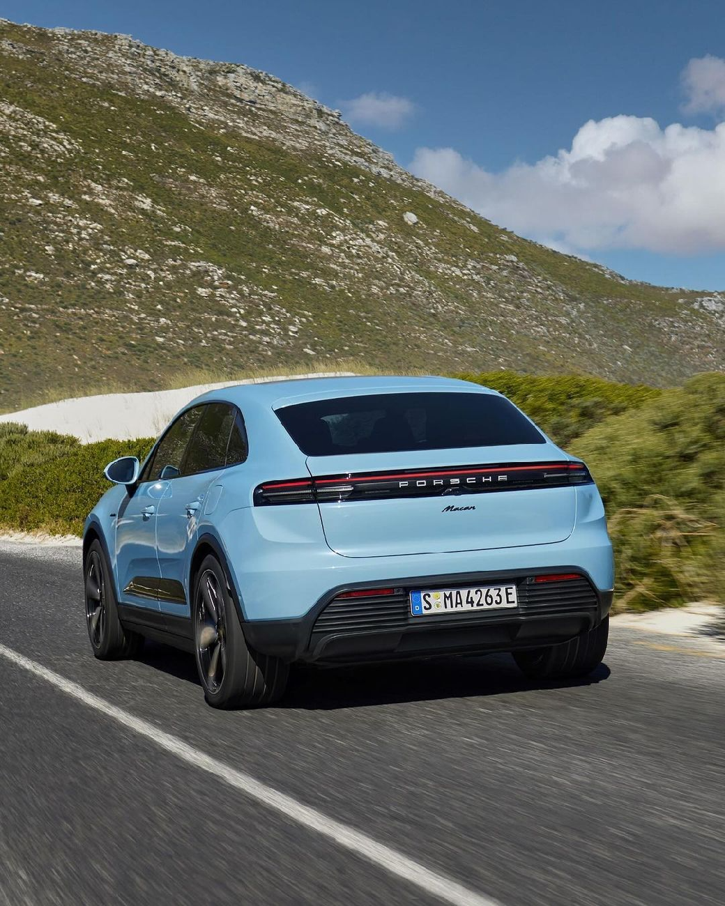 Macan EV FROZEN BLUE Macan EV Photos Thread Frozen Blue Electric Macan EV Color 5