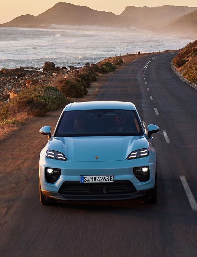 Macan EV FROZEN BLUE Macan EV Photos Thread Frozen Blue Electric Macan EV Color 6