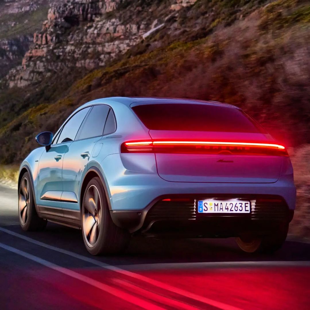 Electric Macan EV FROZEN BLUE Macan EV Photos Thread Frozen Blue Electric Macan EV Color