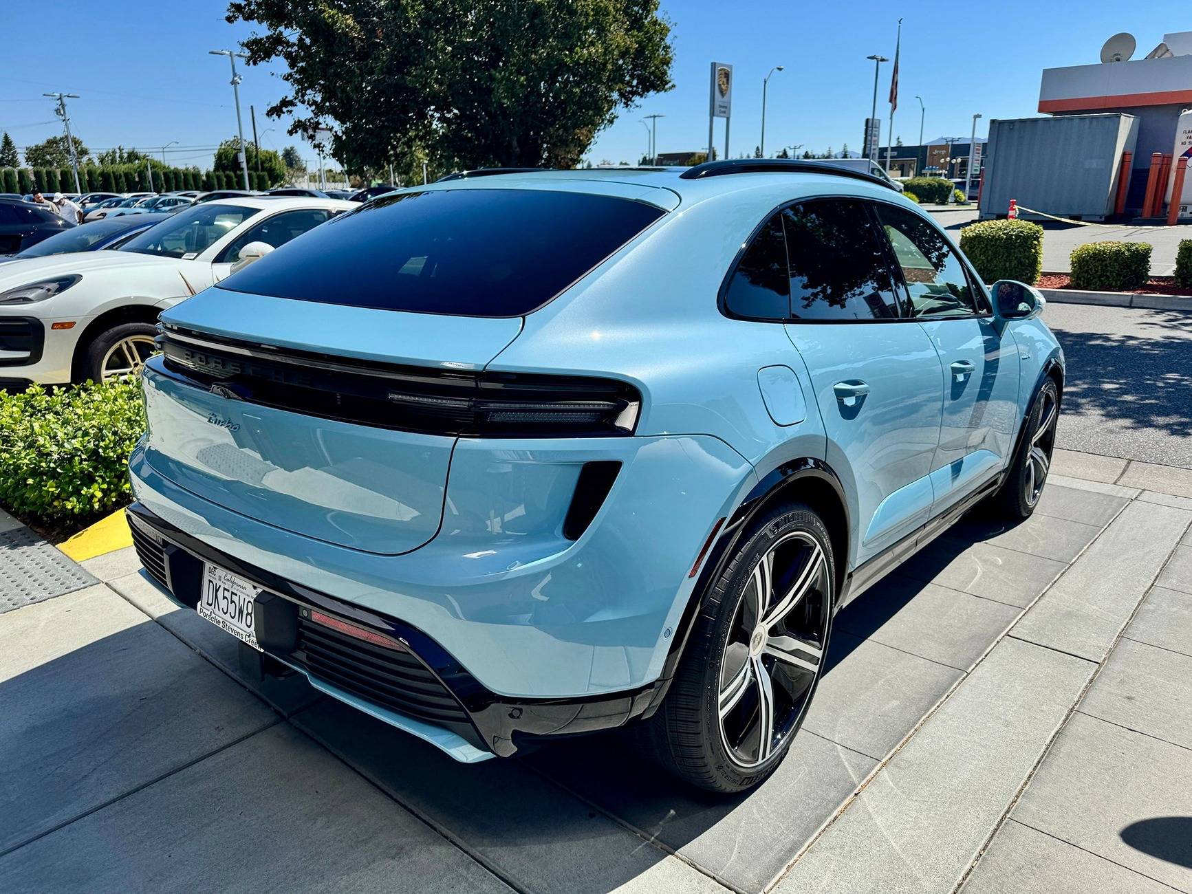 Electric Macan EV FROZEN BLUE Macan EV Photos Thread frozen blue macan turbo ev electric