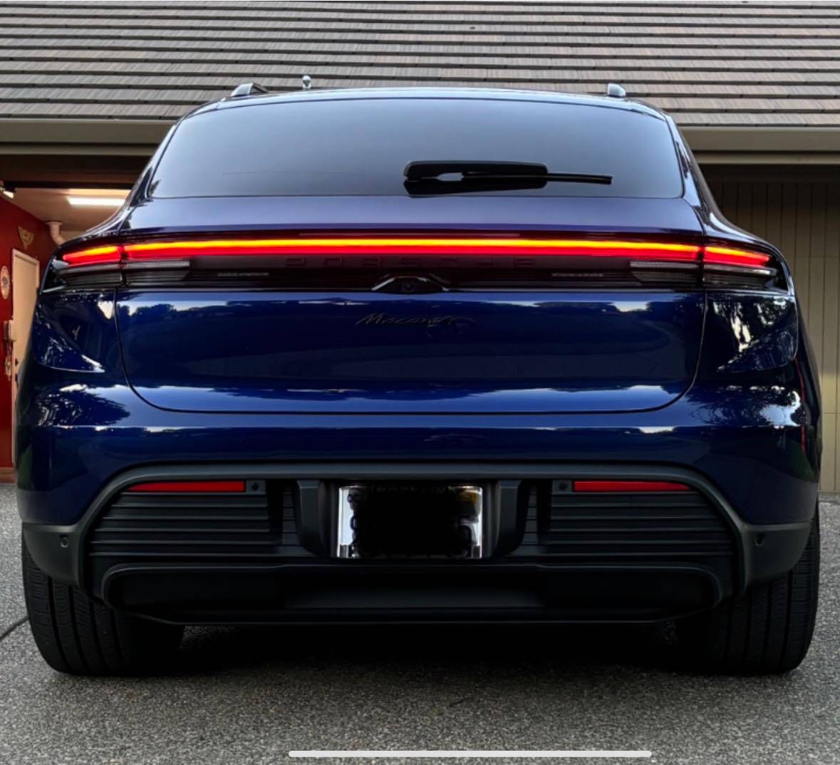 Electric Macan EV GENTIAN BLUE Macan EV Photos Gentian Blue Chalk Interior Macan 4 EV 2