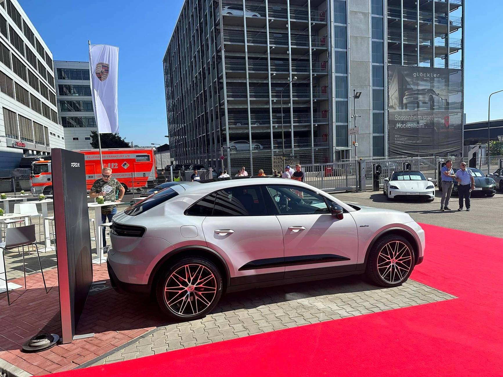 Electric Macan EV Ice Grey Macan 4 EV @ Frankfurt dealer Ice Grey Macan 4 EV Frankfurt dealer 7