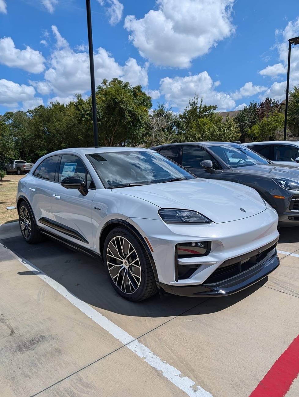 Macan EV ICE GREY Macan EV Photos Thread Ice Grey Macan Turbo EV Electric