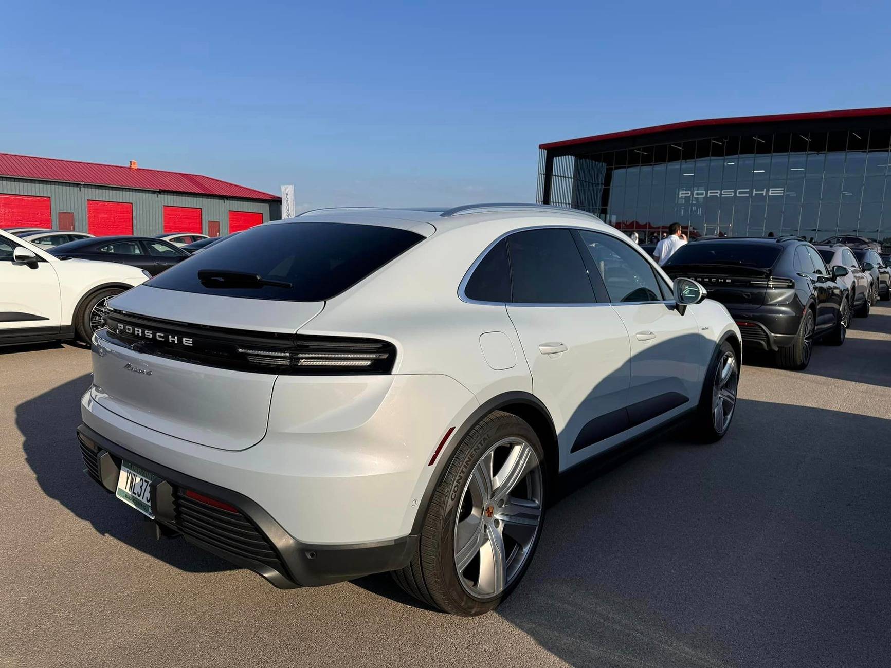 Electric Macan EV ICE GREY Macan EV Photos Thread Ice Grey vs. White Macan EV 2