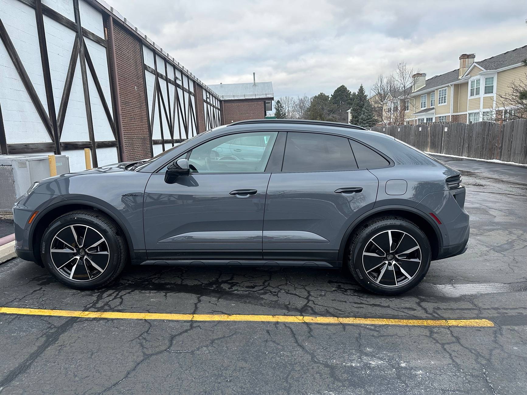 Electric Macan EV SLATE GREY NEO Macan EV Photos Thread IMG_0483