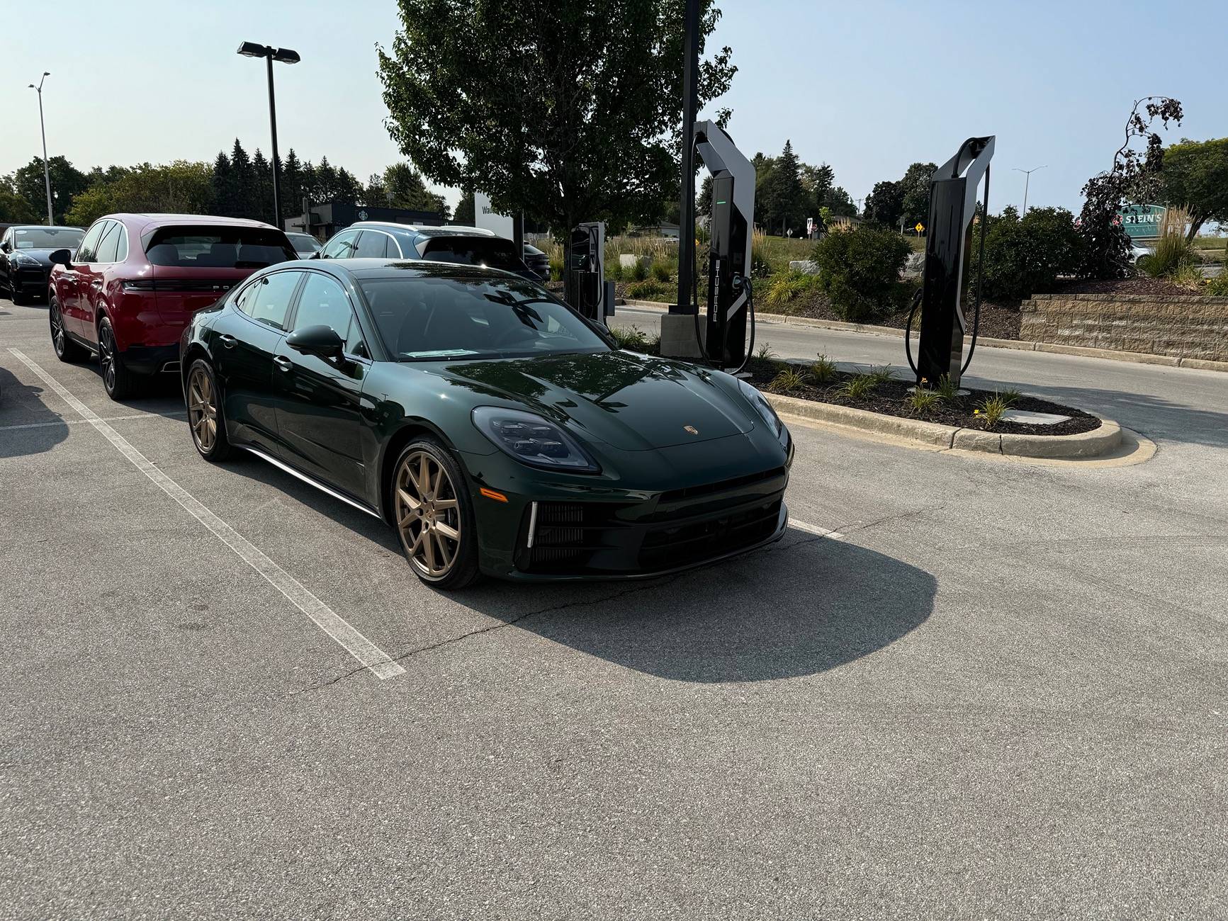 Macan EV OAK GREEN Macan EV Photos Thread IMG_0497