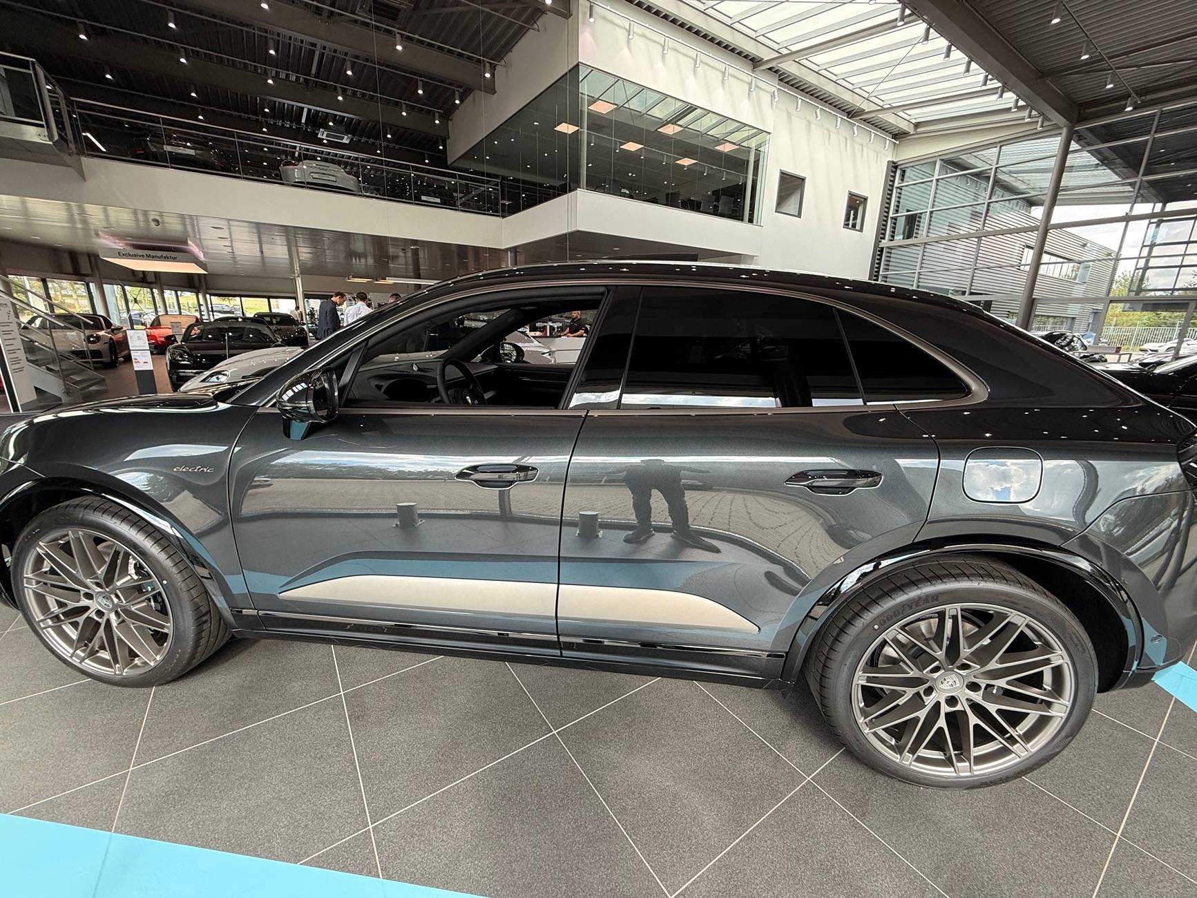 Electric Macan EV Placed your Macan EV order? Post your configuration! 🙋🏻‍♂️ IMG_0672