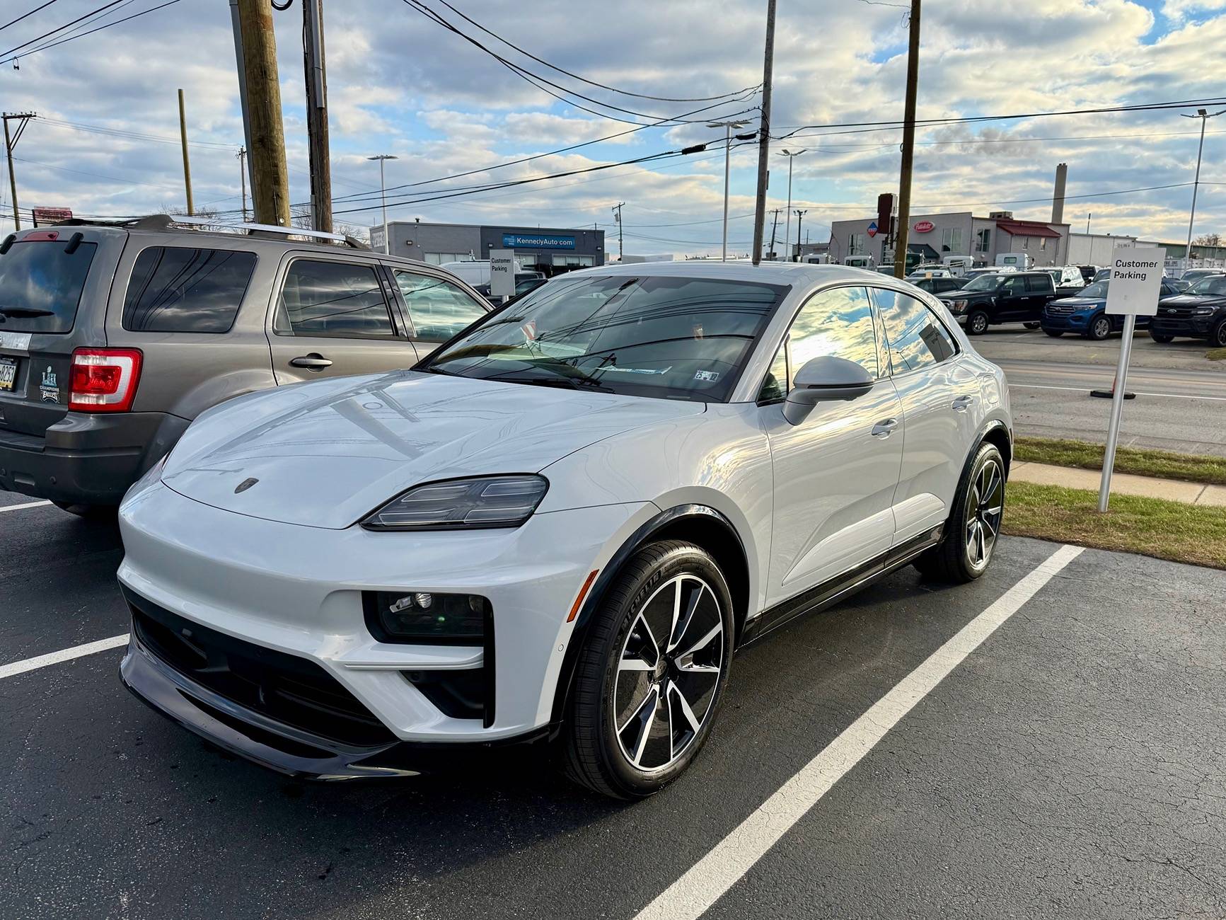 Electric Macan EV Yet another Ice Grey Turbo Macan EV - owner first impressions IMG_0933