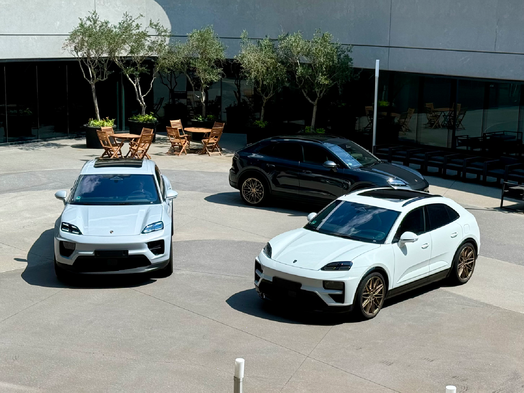 Electric Macan EV Meet the all-electric Macan EV at a Porsche Experience Center (free!) IMG_1017