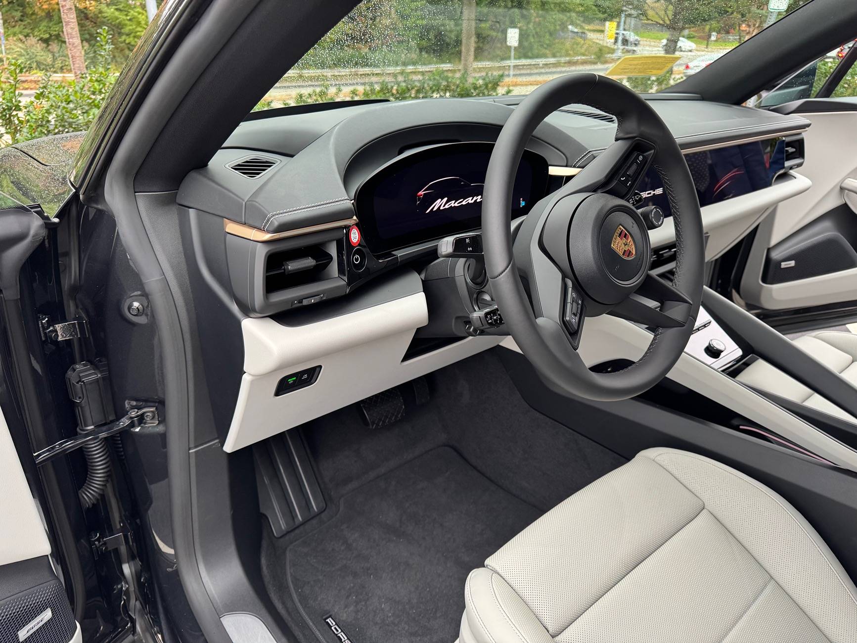 Macan EV VOLCANO GREY Macan EV Photos Thread IMG_1093