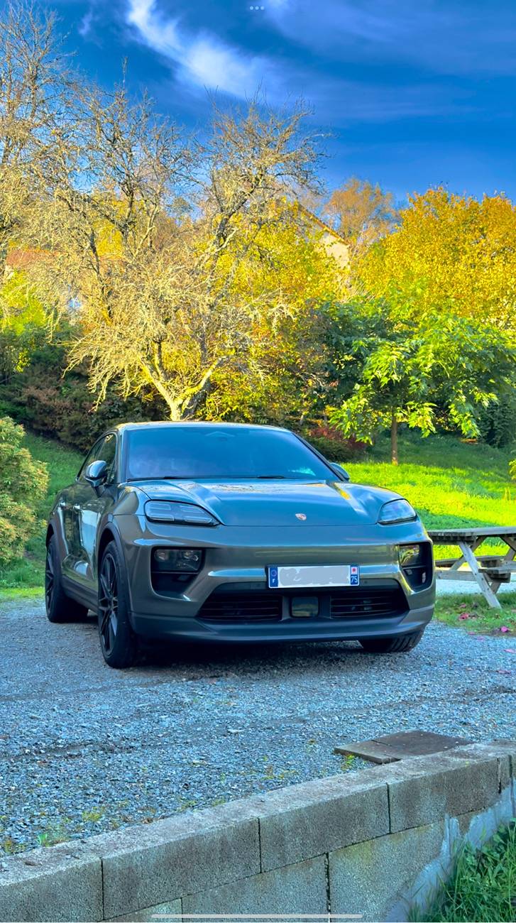 Electric Macan EV Our Aventurine Green Macan 4 Delivered IMG_1455