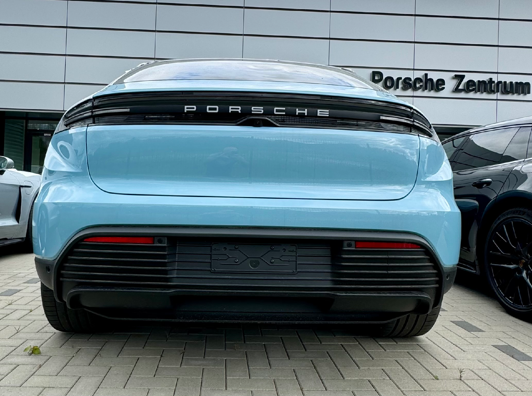 Electric Macan EV Seeking Insight: Porsche Macan EV Delivery Timelines? IMG_1544