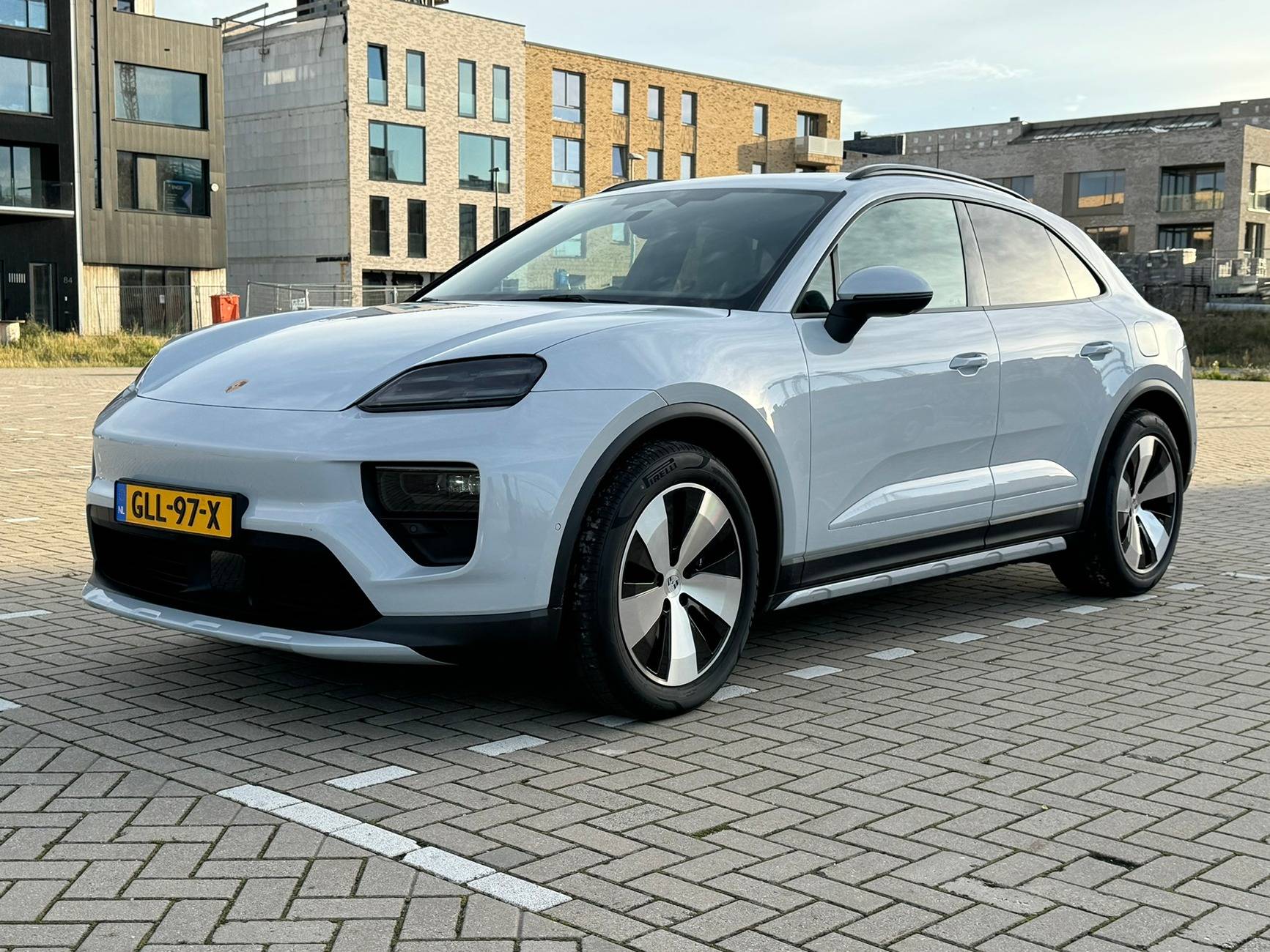 Macan EV New Macan 4 EV delivery - Netherlands - Ice Gray Metallic - Offroad Pack. First Consumption Figures IMG_1619.JPEG