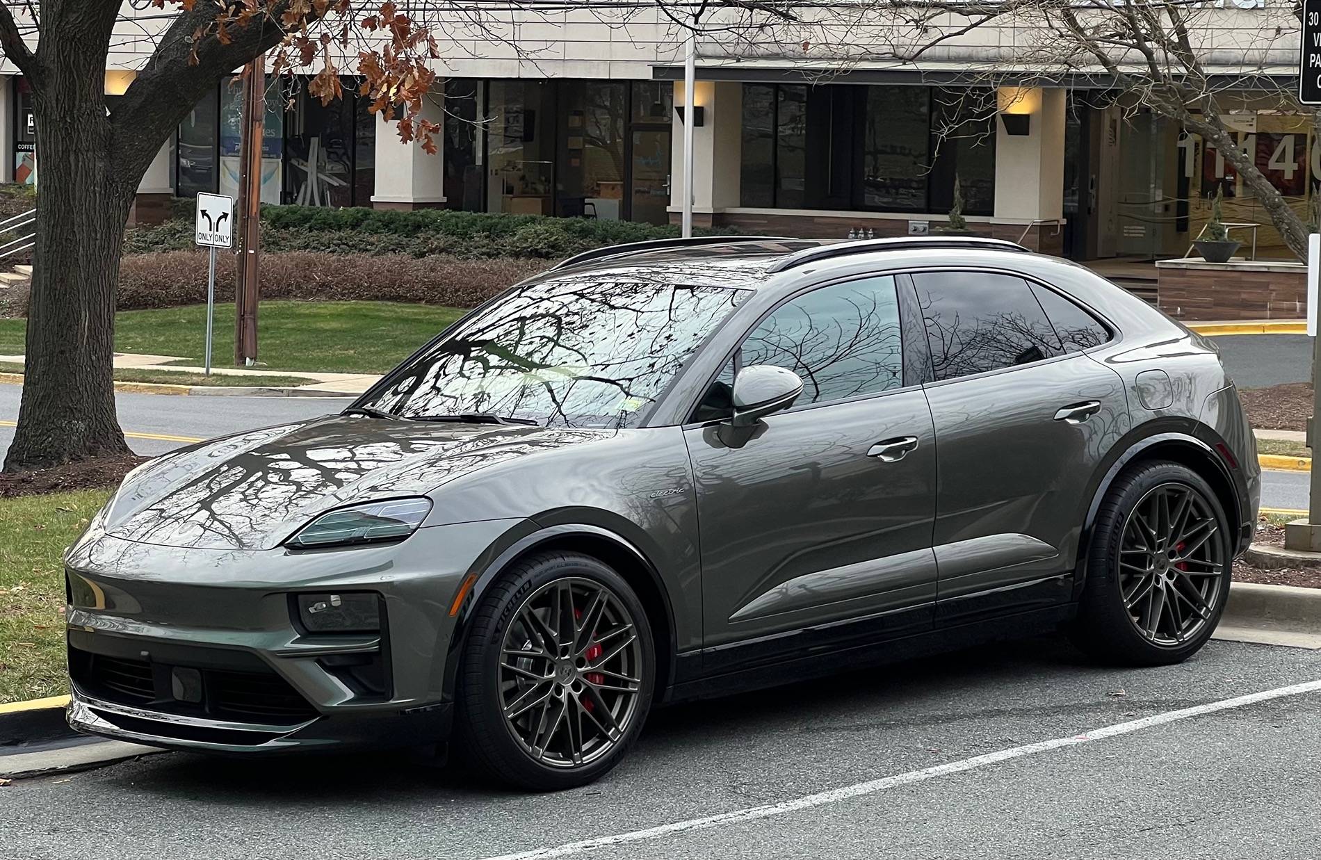 Electric Macan EV Delivered: Macan Turbo EV Beast @ 1 week +1,250 miles - Aventurine Green + Truffle Brown Club Leather!! IMG_1656