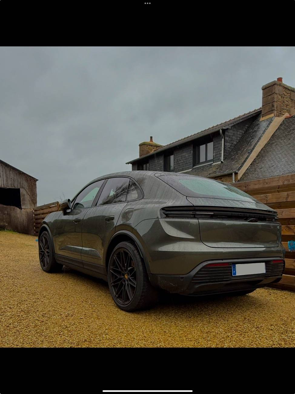 Electric Macan EV AVENTURINE GREEN Macan EV Photos Thread IMG_1899