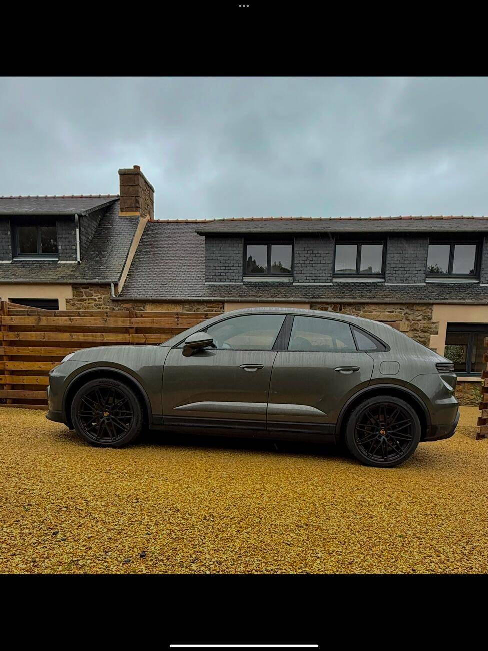 Electric Macan EV AVENTURINE GREEN Macan EV Photos Thread IMG_1912