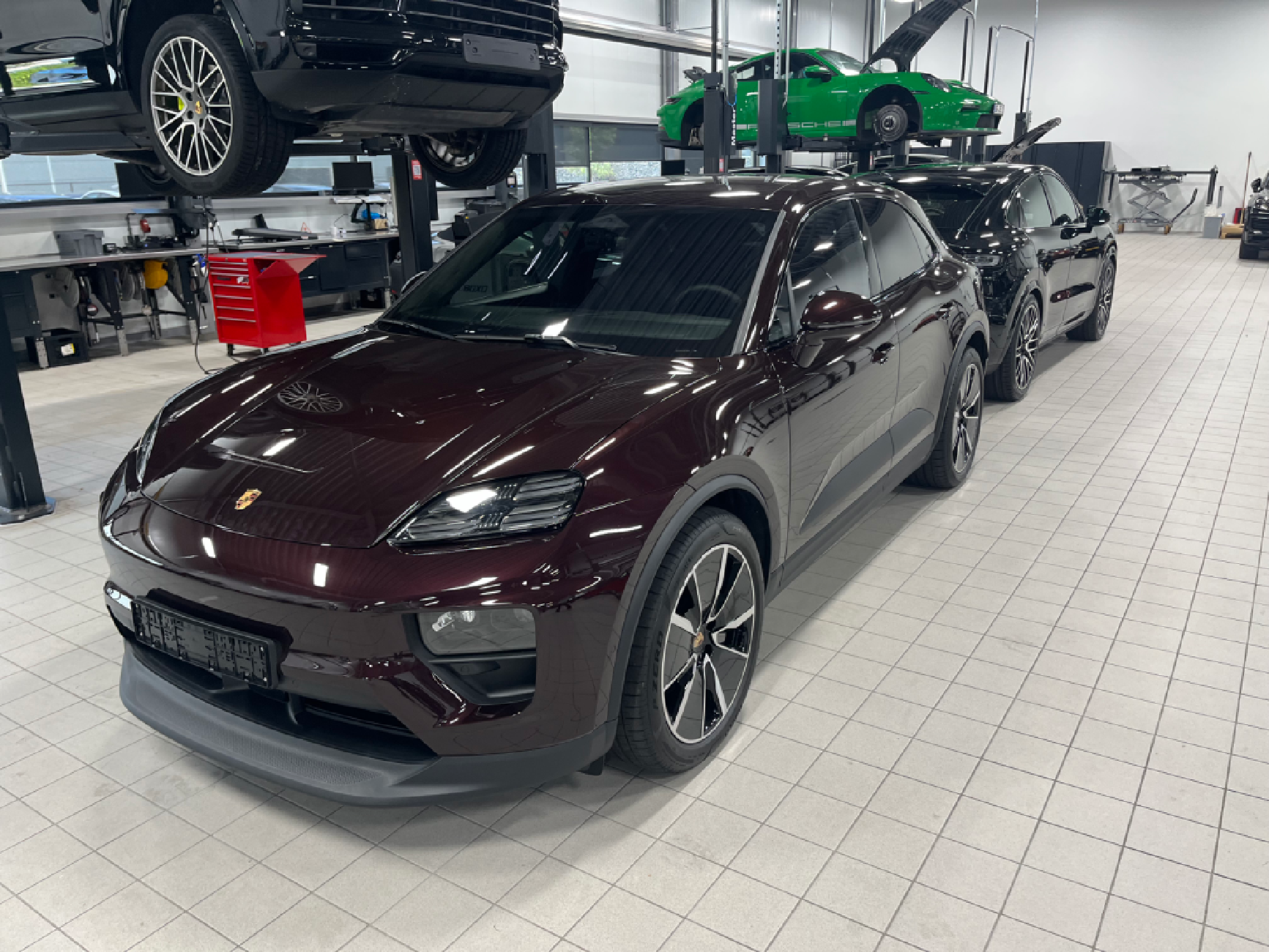 Macan EV Placed your Macan EV order? Post your configuration! 🙋🏻‍♂️ IMG_2761