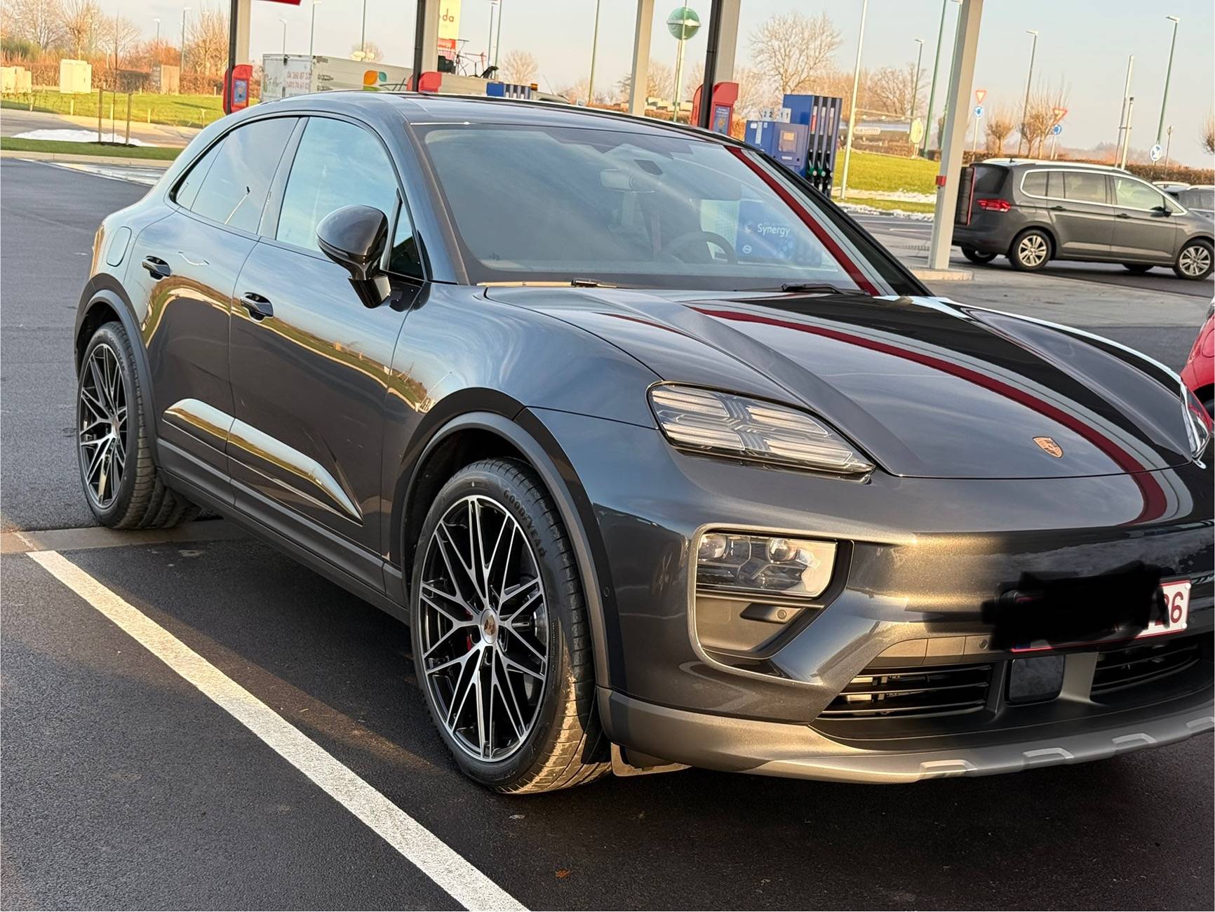 Electric Macan EV Macan 4S Volcano Grey delivery :  first opinion:-) IMG_2889