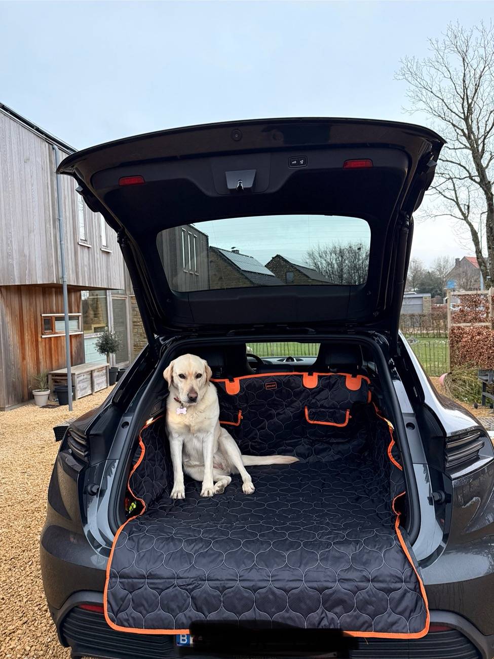 Electric Macan EV Macan 4S Volcano Grey delivery :  first opinion:-) IMG_2907