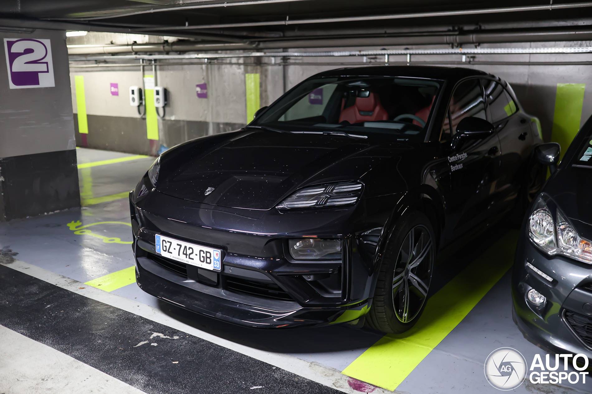 Electric Macan EV VOLCANO GREY Macan EV Photos Thread IMG_3141